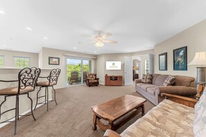 TV, offices - The Shoreline Suite 2BDR (Kimberling City)
