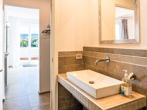 Bathroom / Wellness - Casa di Isabel by Interhome (Civezza)