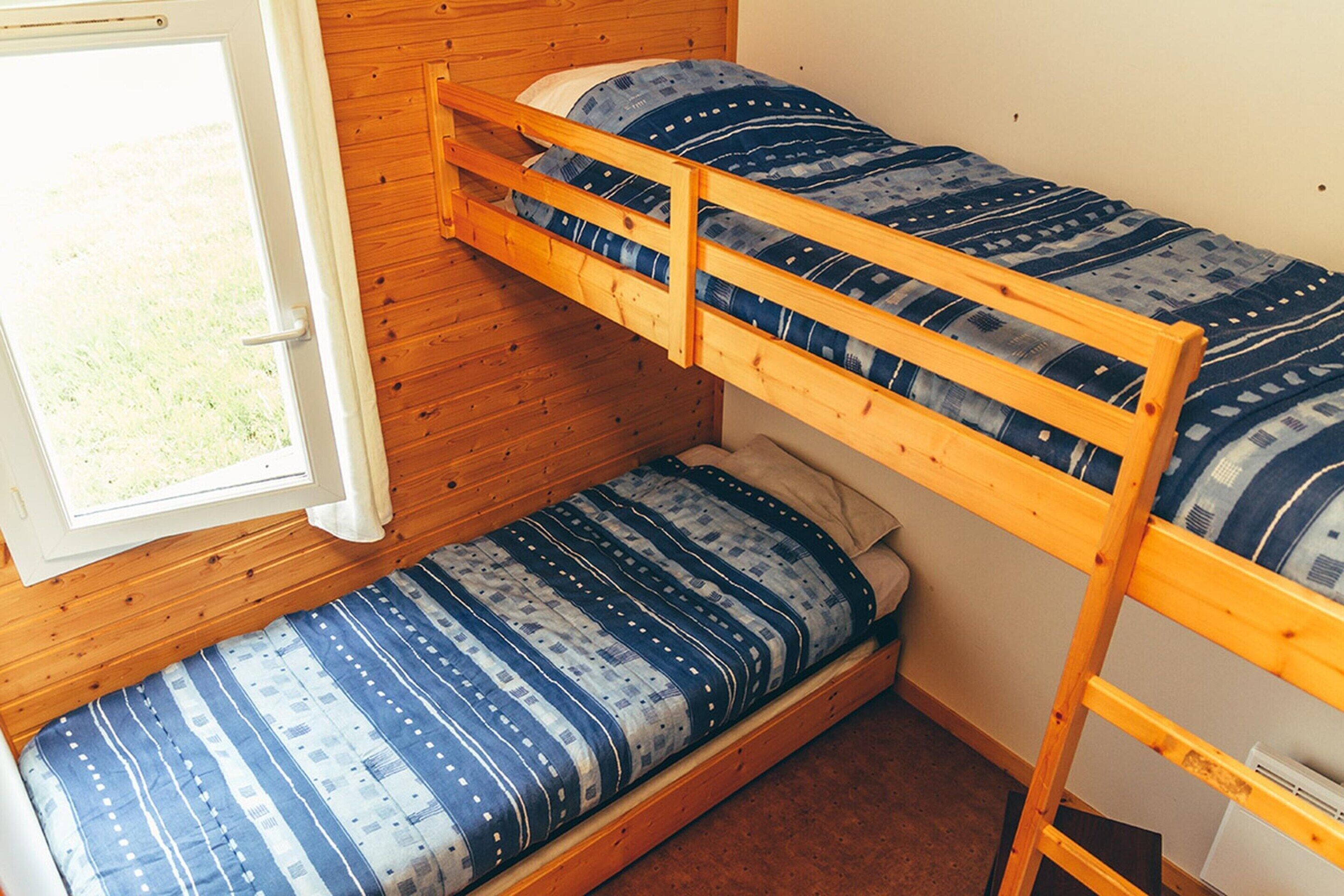 2 bedrooms, individually furnished, bed sheets