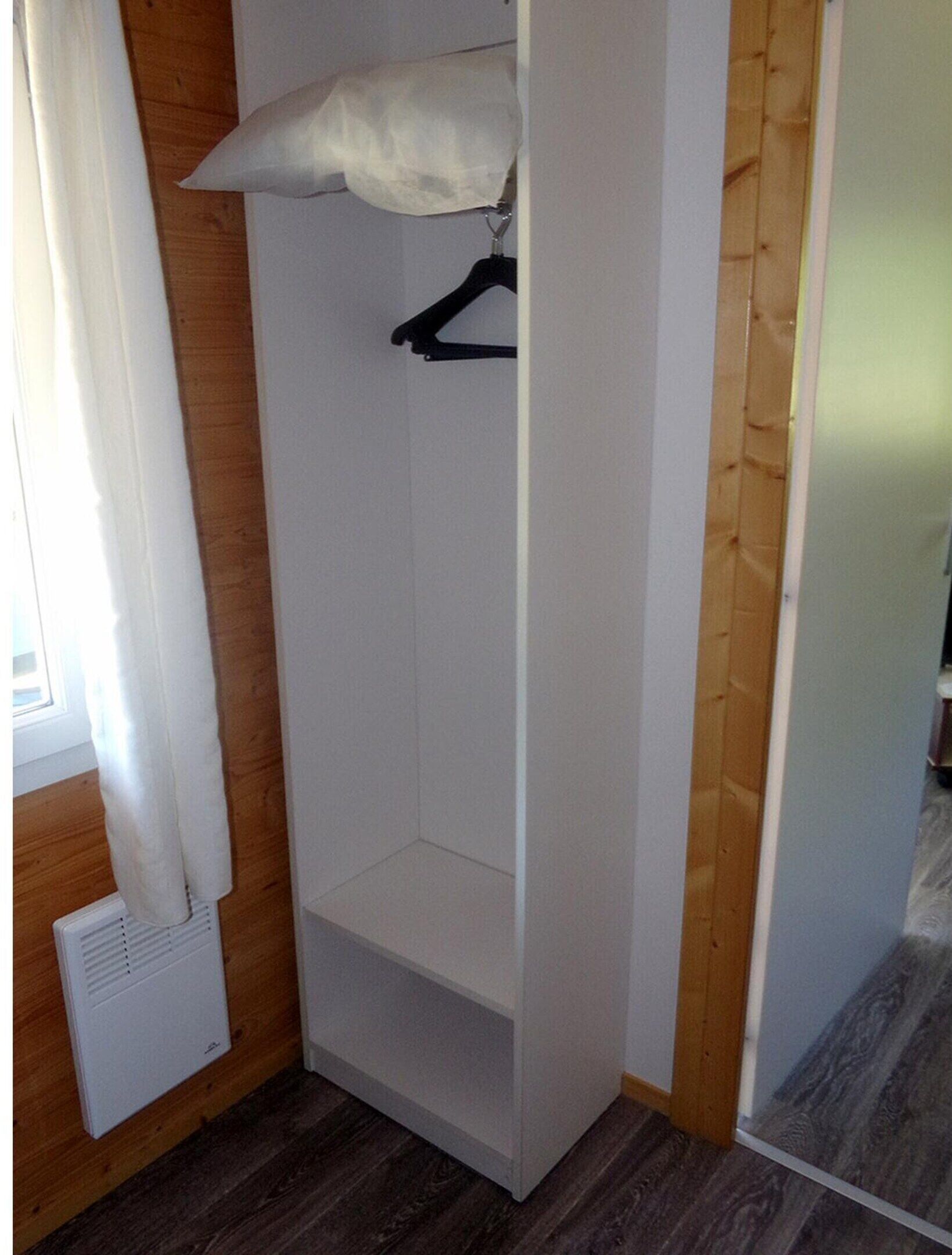 2 bedrooms, individually furnished, bed sheets