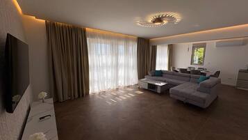 Deluxe Villa, Sea View | Living area