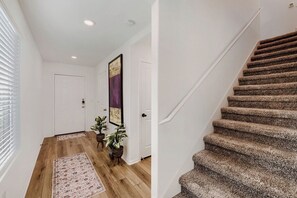 Interior - Fully Furnished Retreat Near Tesla Gigafactory and Cotaland Theme Park (Austin)