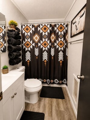 Hair dryer, towels - Alpine Escape in Ruidoso NM (Ruidoso)