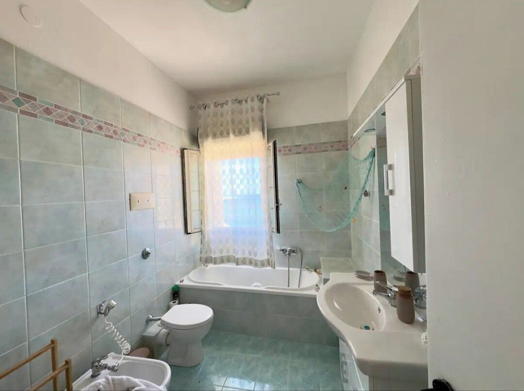 Douche, sèche-cheveux, bidet
