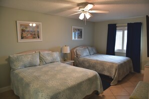 Iron/ironing board, WiFi, bed sheets - Direct Beachfront Penthouse (Indian Shores)