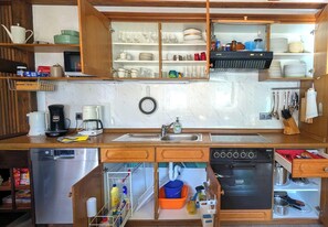 Kühlschrank, Mikrowelle, Ofen, Herdplatte