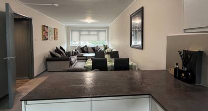 Newly refurbished 2 bed apartment available