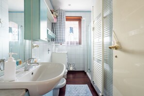 Bathroom - Guido Guarini Matteucci 1 (Milan)