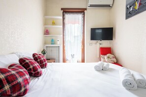 Room - Guido Guarini Matteucci 1 (Milan)