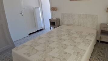 1 bedroom, iron/ironing board, WiFi