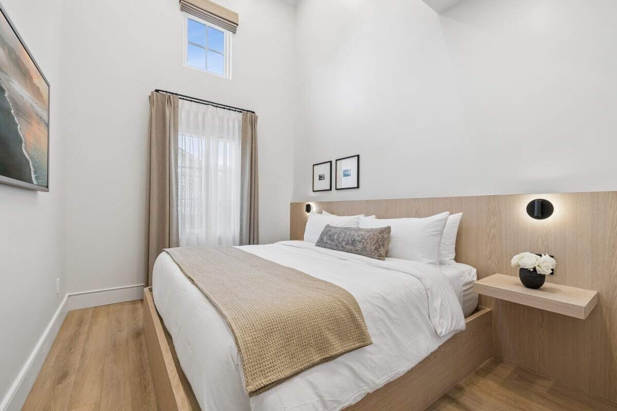 Iron/ironing board, Internet, bed sheets
