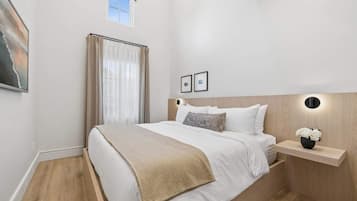 Iron/ironing board, Internet, bed sheets
