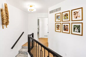 Interior - NEW! 5 bedroom 4 Bath -Sleeps 16 Zero Step Dock Access (Sunrise Beach)