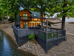 Exterior - NEW! 5 bedroom 4 Bath -Sleeps 16 Zero Step Dock Access (Sunrise Beach)