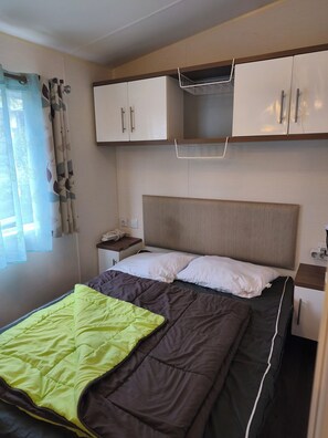 Room - Spacious mobile home for 6 people near Beauval zoo and the Loire castles (Veuzain-sur-Loire)