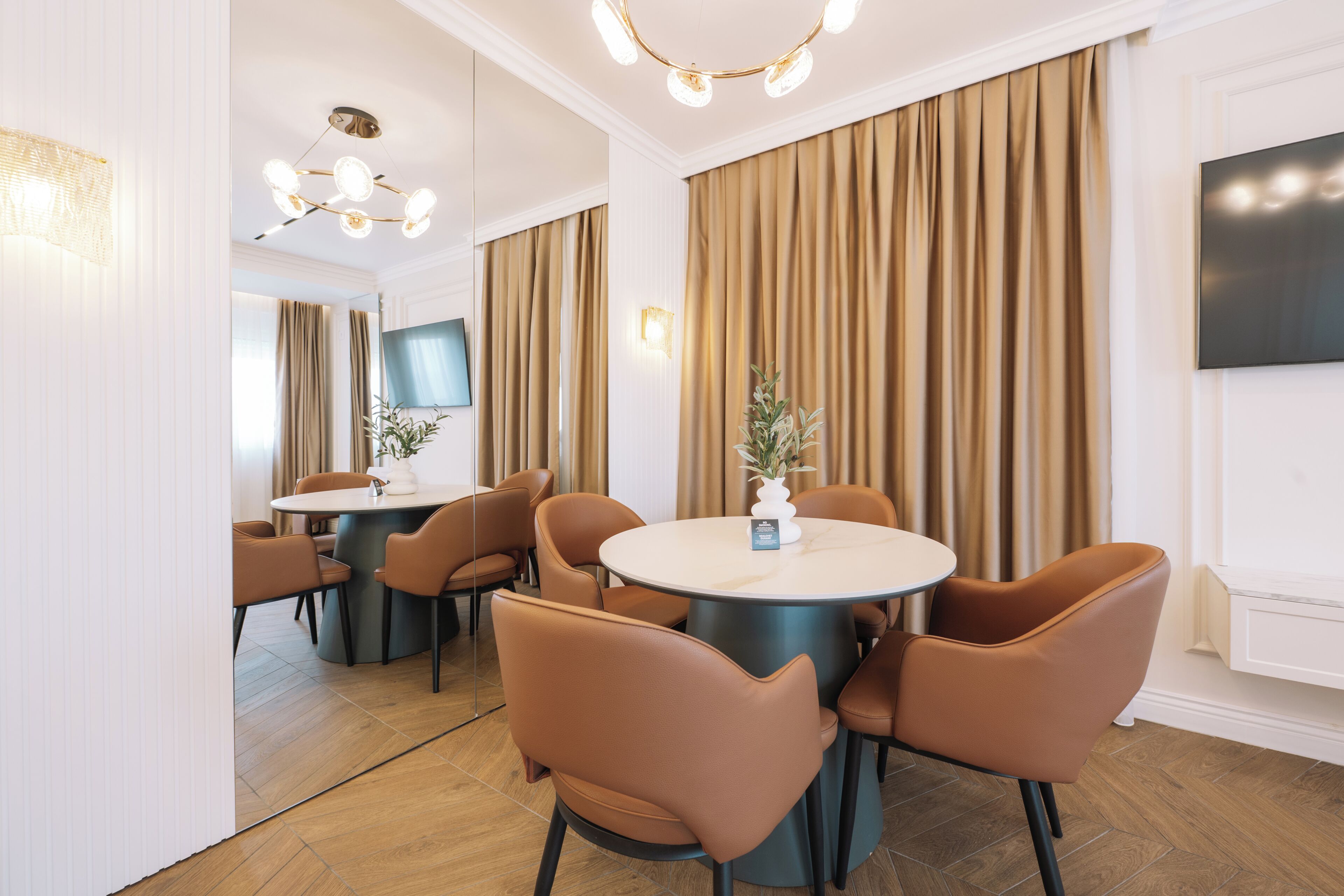 Apartamento Deluxe, balcón, vistas al mar | Restauración