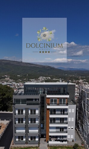 Room, Balcony, Sea View | Exterior - Hotel Dolcinium (Ulcinj)
