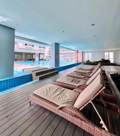 Stylish Studio Stay with Pool & Fitness Access