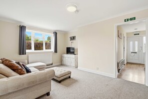 TV, offices - Charming house with Garden in Aylesbury (Aylesbury)