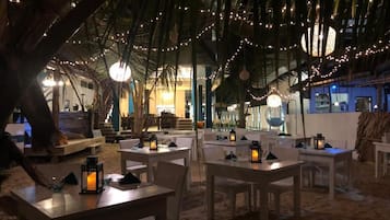 Deluxe Double Room, Balcony, Garden View | Outdoor dining