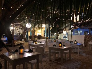 Deluxe Double Room, Balcony, Garden View | Outdoor dining - The Bay - Arugambay (Arugambay)