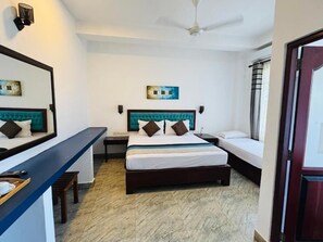 Deluxe Double Room, Balcony, Garden View - The Bay - Arugambay (Arugambay)