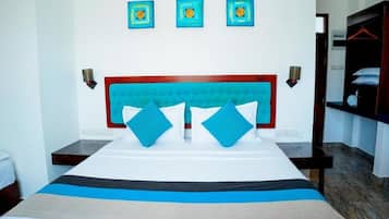 Deluxe Double Room, Balcony, Garden View | Laptop workspace