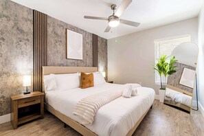 Iron/ironing board, WiFi, bed sheets - Stylish South Tampa Retreat  Pool, Gym & King Beds (Tampa)