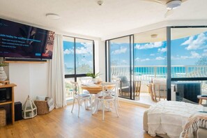 Interior - Absolute Beachfront - Athena by the Sea (Surfers Paradise)