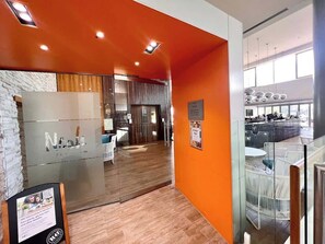 Interior - Ocean View Studio 2 Beds Free WI-FI (Surfers Paradise)