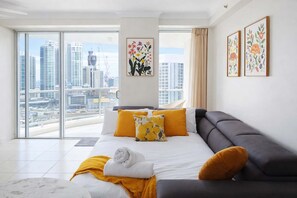 Interior - L17 Spacious Central 2BR Wi-Fi (Surfers Paradise)