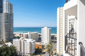 Property grounds - Ocean View studio 2 Beds, Free Wi-Fi (Surfers Paradise)
