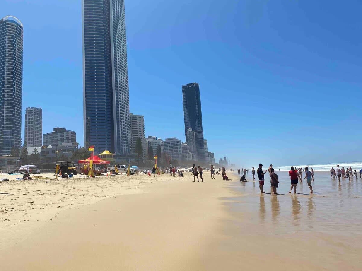 Una spiaggia nelle vicinanze