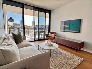 TV - Family Paradise in Surfers: BBQ&Pool (Surfers Paradise)