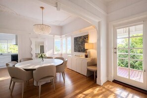 Dining - Spacious Retreat w Big Backyard (Tamborine Mountain)