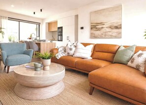 TV, offices - Designer Kirra Beach Home (Coolangatta)