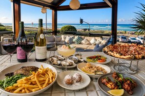 Outdoor dining - Designer Kirra Beach Home (Coolangatta)
