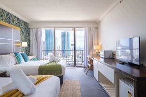 Iron/ironing board, WiFi, bed sheets - L15 Ocean View Suite with 2 Beds (Surfers Paradise)