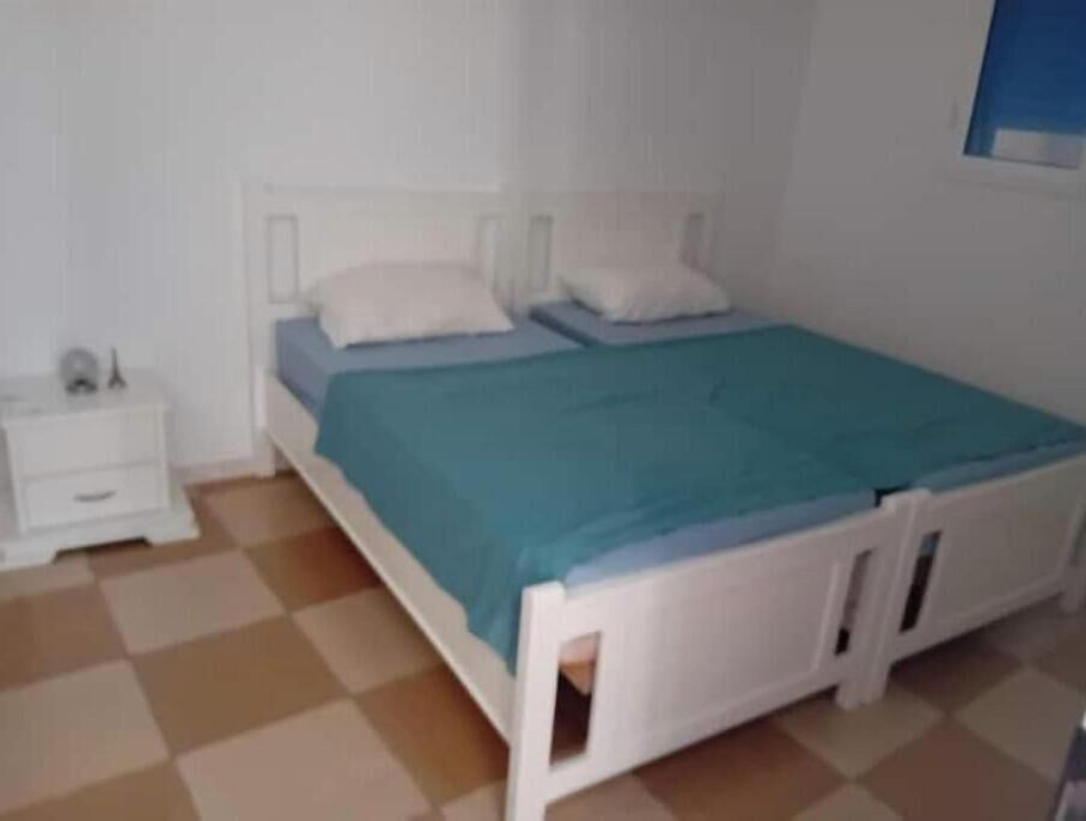 2 chambres, fer et planche à repasser, draps fournis
