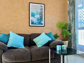 TV - Waterfront Family House with Pool, BBQ (Mermaid Waters)