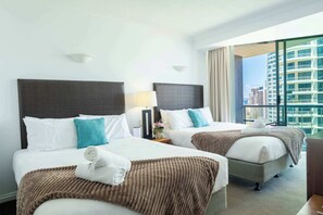 Iron/ironing board, bed sheets - Family Ocean View Studio on L19 (Surfers Paradise)