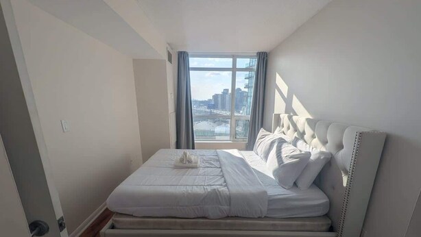 Unclassified image, 1 of 38, button - Modern 1BR Downtown Condo w/ Private Balcony Views (Toronto)