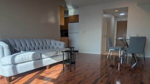 Unclassified image, 5 of 38, button - Modern 1BR Downtown Condo w/ Private Balcony Views (Toronto)