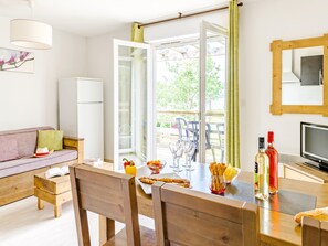 Apartment | Tempat makan
