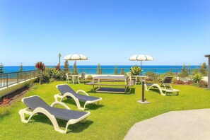 Property grounds - Ocean front 1-bedroom apartment near Beach (Surfers Paradise)