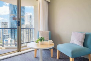 Interior - L21 Ocean View Studio: King bed (Surfers Paradise)