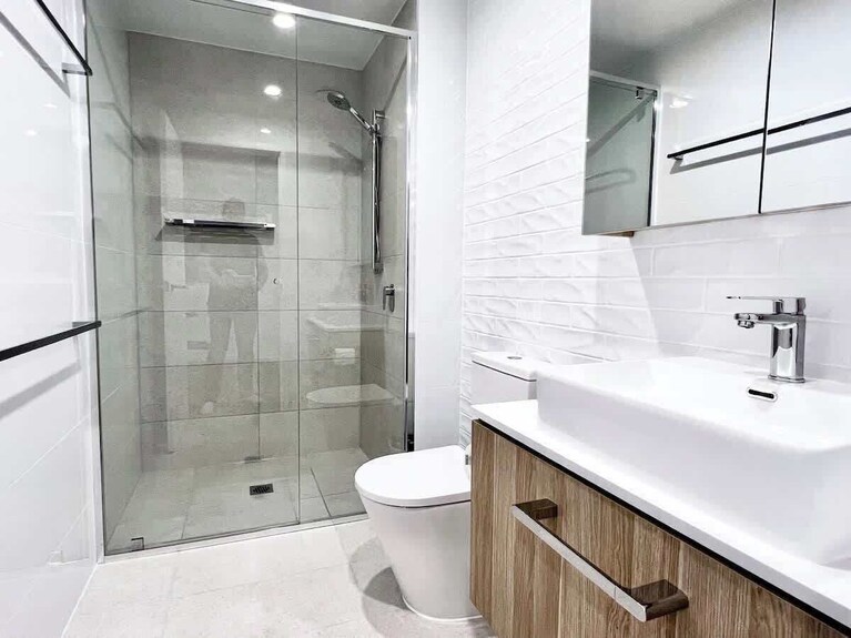 Stylish 1br Apartment In Surfers, Pool, Gym - Broadbeach
