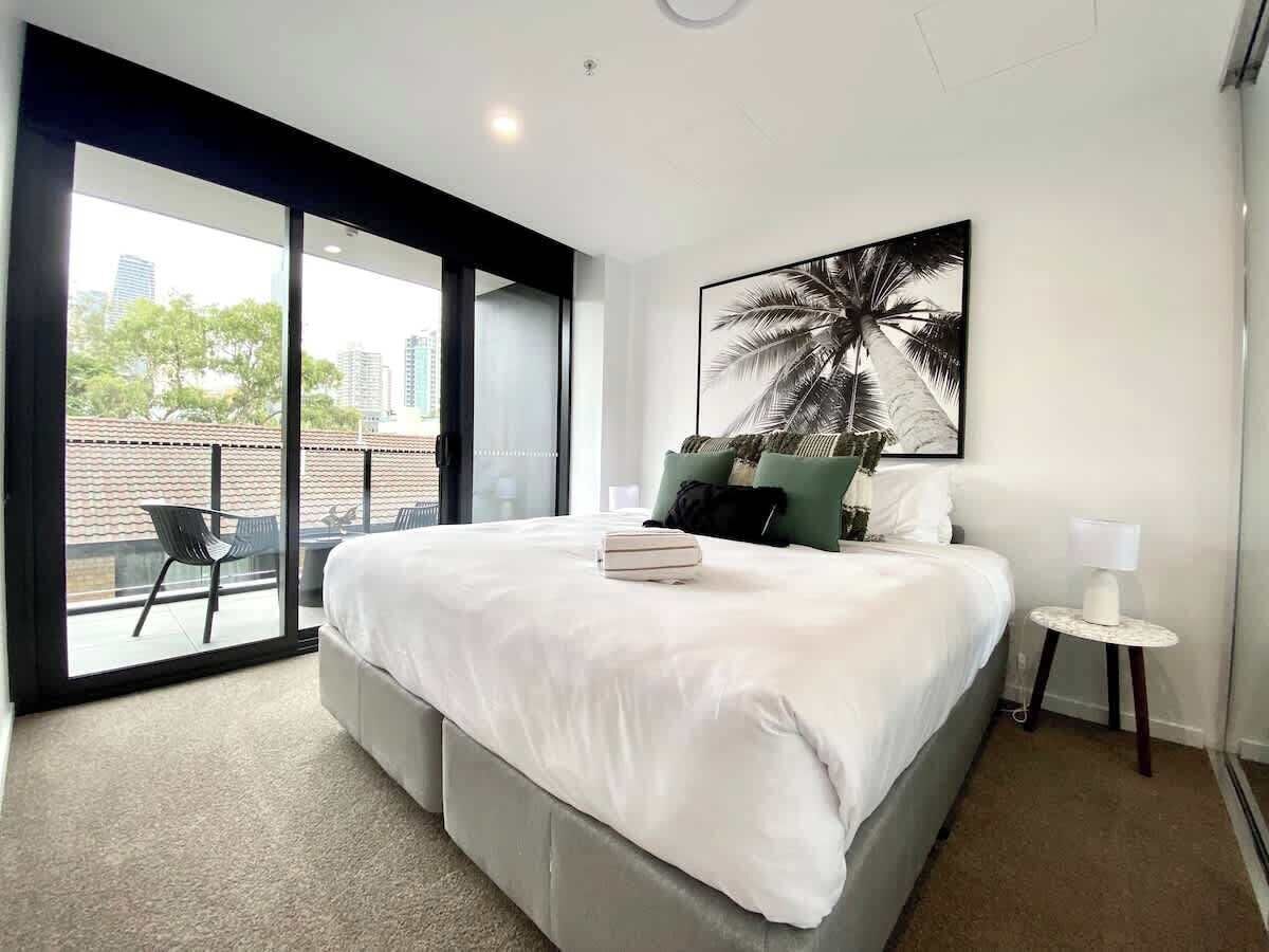 Iron/ironing board, travel cot, WiFi, bed sheets