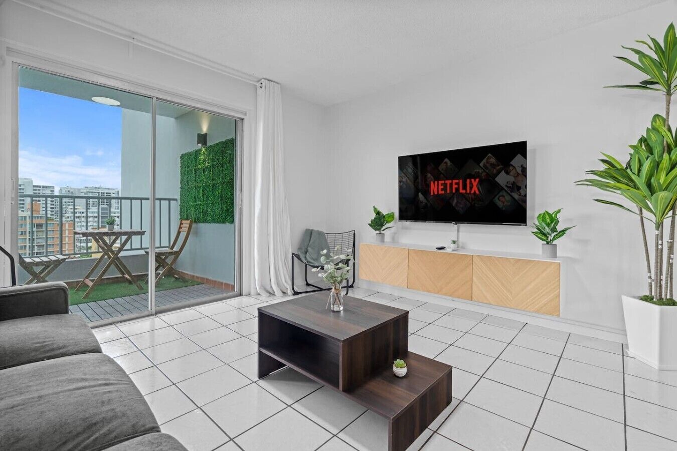 Fernseher, Stereoanlage