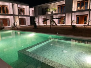 Pool - The Dopple Gangs - Arugambay (Arugambay)